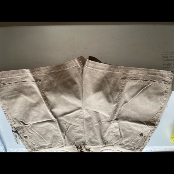COPY - NWT Terra & Sky khaki shorts 2X - Picture 4 of 4
